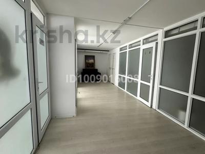 Свободное назначение, офисы, магазины и бутики, склады, салоны красоты, фитнес и спорт, медцентры и аптеки, образование, кабинеты и рабочие места, студии · 100 м² за 900 000 〒 в Астане, Есильский р-н