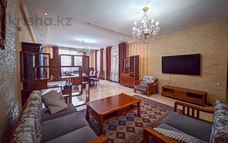 Отдельный дом · 5 комнат · 250 м² · 6 сот., Шухова 75 за 850 000 ₸ в Алматы, Медеуский р-н — фото 39