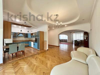 4-бөлмелі пәтер · 193 м² · 2/7 қабат, мкр Самал-2 91, бағасы: 190 млн ₸ в Алматы, Медеуский р-н
