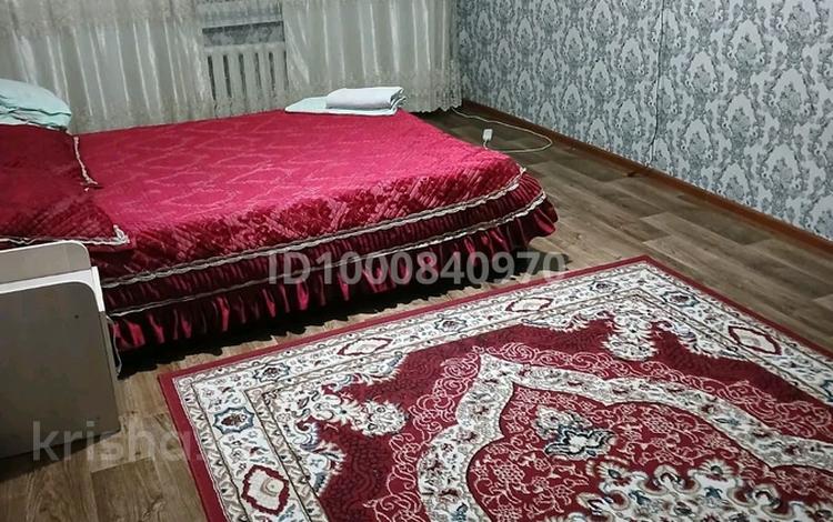 1-комнатная квартира · 40 м² · 2/5 этаж, Smart-tv ,wi-fi 10а за 8 999 〒 в Талдыкоргане, мкр Самал — фото 2