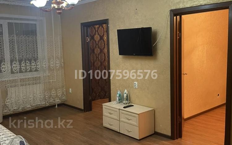 3-бөлмелі пәтер · 62 м² · 1/5 қабат, мкр Юго-Восток, 28й микрорайон 32 — Муканова, бағасы: 200 000 ₸ в Караганде, Казыбек би р-н — фото 2