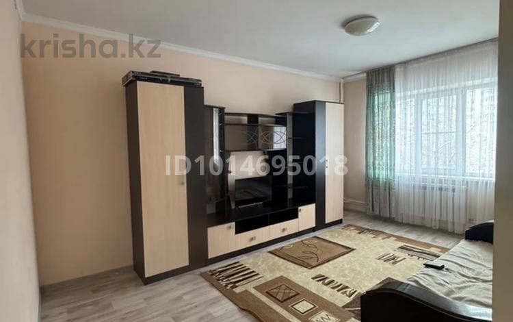 1-комнатная квартира · 43 м² · 3/5 этаж, мкр Аксай-5 7 за 30 млн ₸ в Алматы, Ауэзовский р-н — фото 2