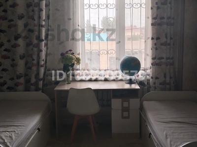 4-комнатная квартира · 100 м² · 2/6 этаж, мкр 12, мкр 12 букембай батыра 32 — букембай батыра 32. кендала. мечта за 35 млн 〒 в Актобе