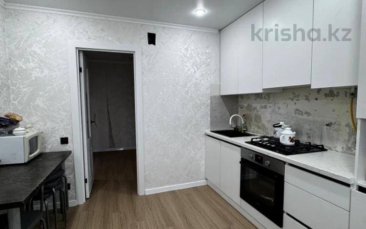 3-бөлмелі пәтер · 70.3 м² · 4/5 қабат, мкр 8, братьев жубановых, бағасы: 25.5 млн ₸ в Актобе — фото 12