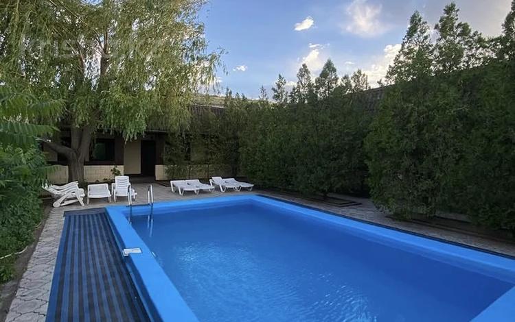 Жеке үй · 10 бөлме · 1000 м², Набережная, бағасы: 150 000 ₸ в Конаеве — фото 7