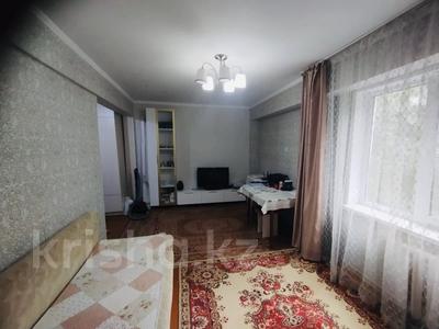 2-бөлмелі пәтер · 45 м² · 1/5 қабат, Кабанбай батыра 162, бағасы: 13.5 млн ₸ в Усть-Каменогорске, Ульбинский