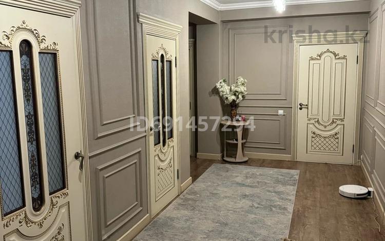 4-бөлмелі пәтер, 155 м², 3/9 қабат, Исаева 125 — Карасай-Исаева, бағасы: 148 млн 〒 в Алматы, Алатауский р-н — фото 2