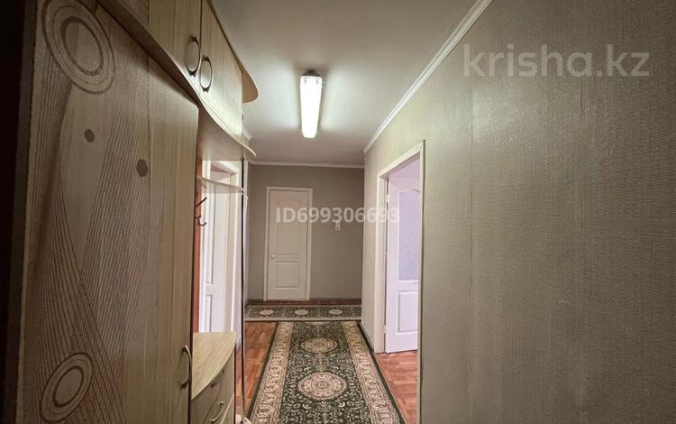 3-бөлмелі пәтер · 70 м² · 1/6 қабат, 10 мкр 16/1, бағасы: 23 млн ₸ в Аксае — фото 8