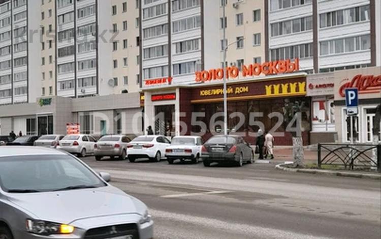 3-комнатная квартира · 64 м² · 6/9 этаж, пр_ ктАбая 164 за 33 млн ₸ в Костанае — фото 2