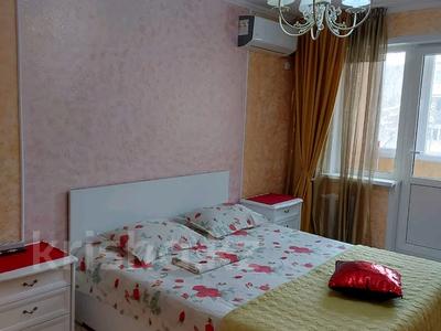 2-комнатная квартира, 45 м², 3/4 этаж посуточно, мкр №11, Шаляпина 13 за 13 000 〒 в Алматы, Ауэзовский р-н