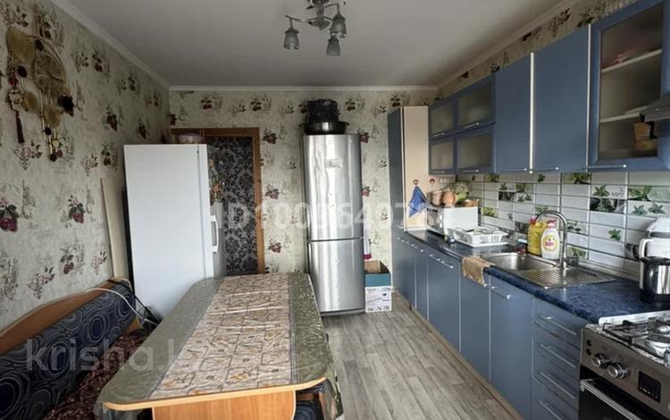 4-бөлмелі пәтер · 90 м² · 5/5 қабат, каратюбинскоешоссе дом40 — каратюбинское шоссе, бағасы: 27 млн ₸ в Шымкенте, Енбекшинский р-н — фото 2