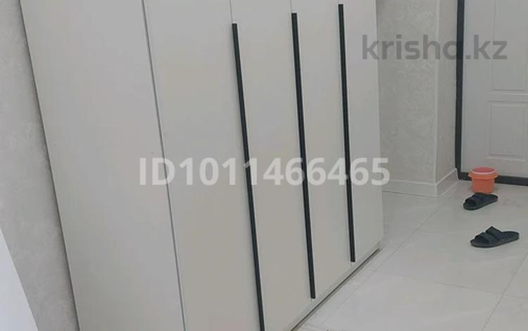 3-бөлмелі пәтер · 90 м² · 1/2 қабат, Мкр Коктем 5Б, бағасы: 25 млн ₸ в Жанаозен — фото 2