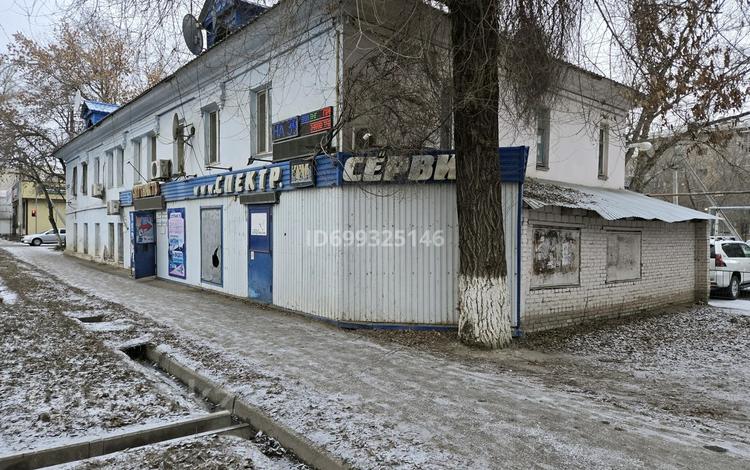 Свободное назначение, офисы, магазины и бутики, склады, салоны красоты, медцентры и аптеки, образование, развлечения, кабинеты и рабочие места, студии · 68 м² за 190 000 〒 в Уральске — фото 2