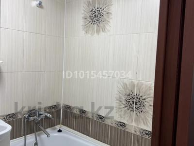 2-комнатная квартира · 43.8 м² · 1/5 этаж, Майкудук, 16й микрорайон 9 — парк, школа 76 за 9.5 млн ₸ в Караганде, Алихана Бокейханова р-н