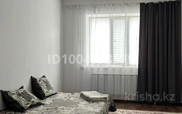 1-бөлмелі пәтер · 48 м² · 1/9 қабат, Нур Актобе 11В — 2 мкр, Сзади памятника Есет батыр, бағасы: 8 000 ₸ — фото 2