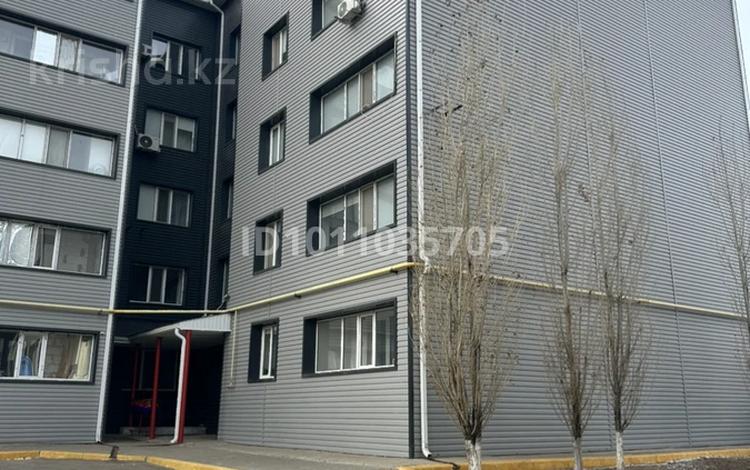 3-бөлмелі пәтер · 100.5 м² · 1/5 қабат, мкр. Алтын орда 16А, бағасы: 31 млн ₸ в Актобе — фото 2