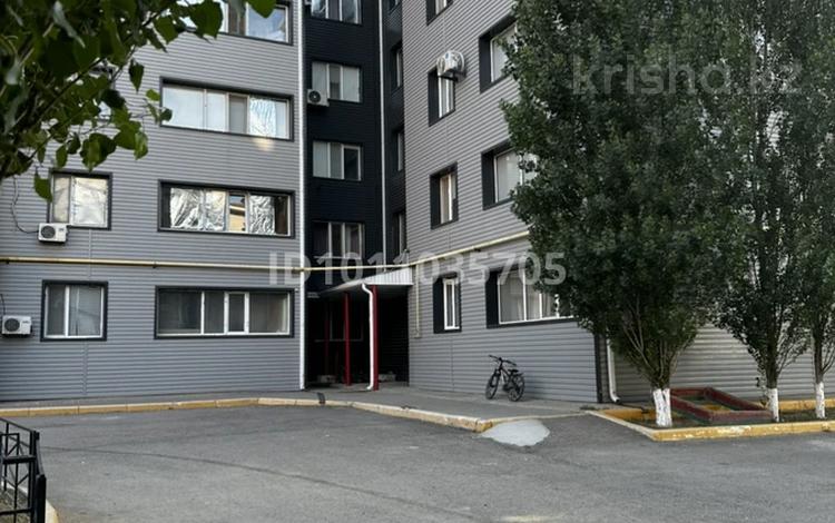 3-комнатная квартира · 100.5 м² · 1/5 этаж, мкр. Алтын орда 16А за 31 млн ₸ в Актобе — фото 19
