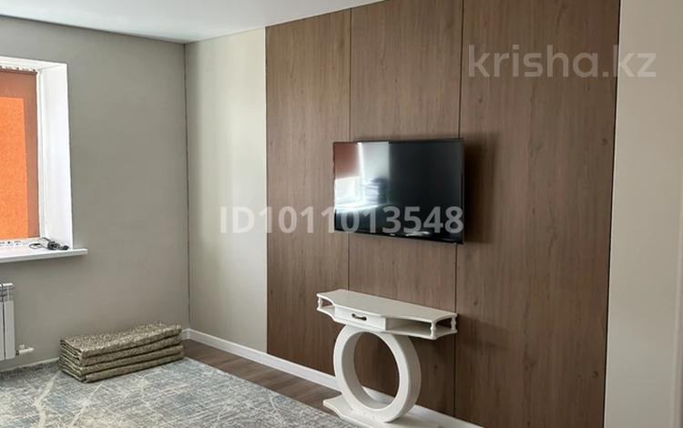 1-комнатная квартира · 54 м² · 2/5 этаж, мкр. Алтын орда 19 Г/2 за 22.8 млн ₸ в Актобе — фото 2