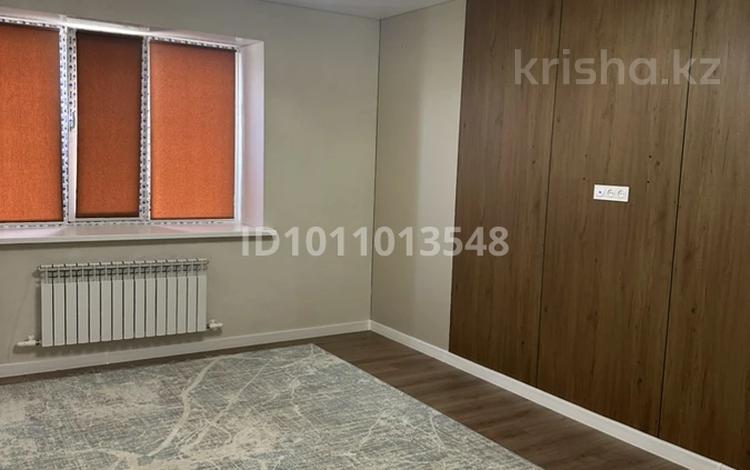 1-бөлмелі пәтер · 54 м² · 2/5 қабат, Алтын орда ш/а. 19 Г/2, бағасы: 22.5 млн ₸ в Актобе, мкр. Алтын орда — фото 13