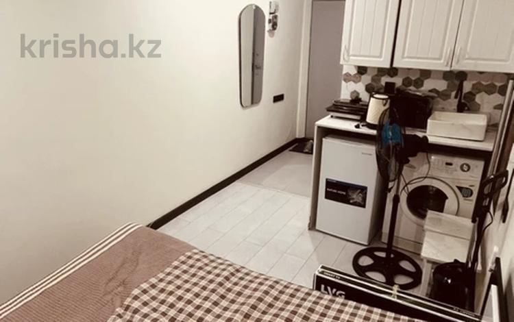 1-комнатная квартира · 17 м² · 1/4 этаж, мкр №7 2 за 155 000 ₸ в Алматы, Ауэзовский р-н — фото 2