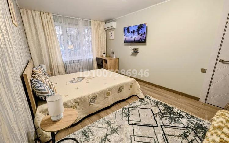 1-комнатная квартира · 35 м² · 3/5 этаж, Хиуаз Доспановой 102/1 — Сити центр, универмаг , Алем Плаза за 10 000 ₸ в Уральске, мкр Школьник — фото 2