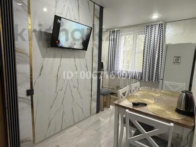 3-комнатная квартира · 70 м² · 2/2 этаж, 342 квартал 24 — улица Силина за 20 000 ₸ в Семее