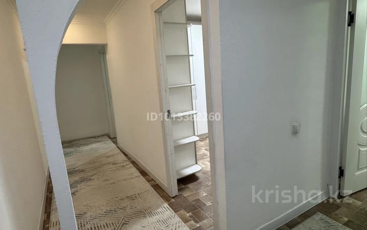 3-бөлмелі пәтер · 65 м² · 4/5 қабат, мкр Аксай-2 16, бағасы: 300 000 ₸ в Алматы, Ауэзовский р-н — фото 2