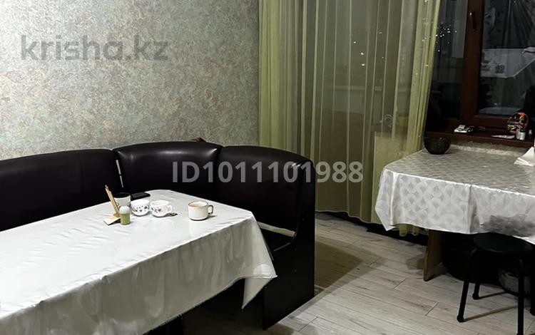 3-комнатная квартира · 130 м² · 15 этаж, мкр Шугыла, Жуалы 8 за 300 000 ₸ в Алматы, Наурызбайский р-н — фото 2