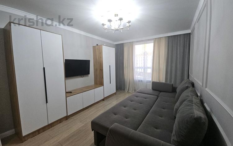 1-комнатная квартира · 50 м² · 4 этаж, Керей-Жанибек хандар 50/3 за 250 000 ₸ в Астане, Есильский р-н — фото 2