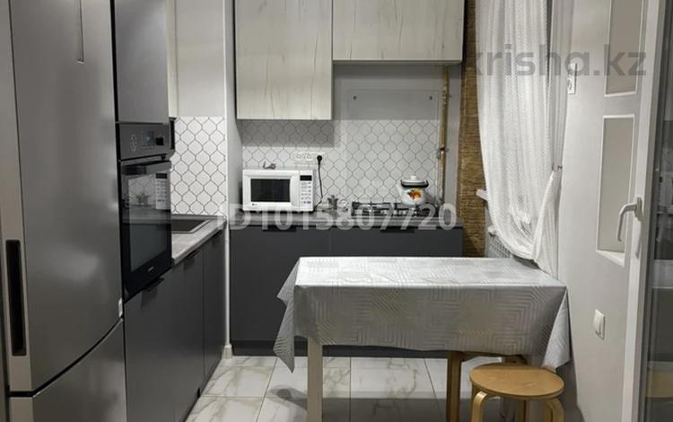 1-комнатная квартира · 48 м², мкр Астана — 46 школа за 200 000 ₸ в Уральске — фото 2