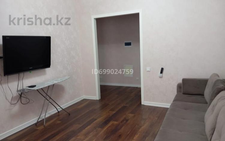 1-бөлмелі пәтер · 40.2 м² · 8/8 қабат · тәулік бойы, 37-я 1, бағасы: 11 000 〒 в Астане, Есильский р-н — фото 2