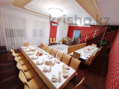 Дом · 4 комнаты · 250 м², Мәншүк Мәметова 138 — Петровского за 70 000 ₸ в Уральске