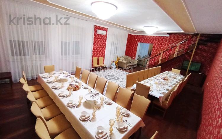 Жеке үй · 4 бөлме · 250 м², Мәншүк Мәметова 138 — Петровского, бағасы: 70 000 ₸ в Уральске — фото 2