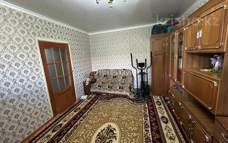 1-комнатная квартира · 33.5 м² · 5/5 этаж, 4 мкр 15 — Напротив больницы за 15 млн ₸ в Есик — фото 3