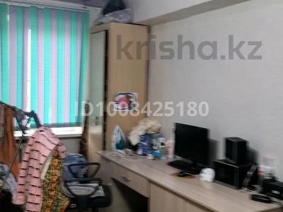 2-бөлмелі пәтер · 50 м² · 5/5 қабат, Айтеке би 20 кв, бағасы: 9 млн 〒 в 