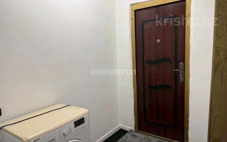 1-комнатная квартира · 35 м² · 1/5 этаж, мкр Жулдыз-2 18Б за 150 000 〒 в Алматы, Турксибский р-н — фото 2