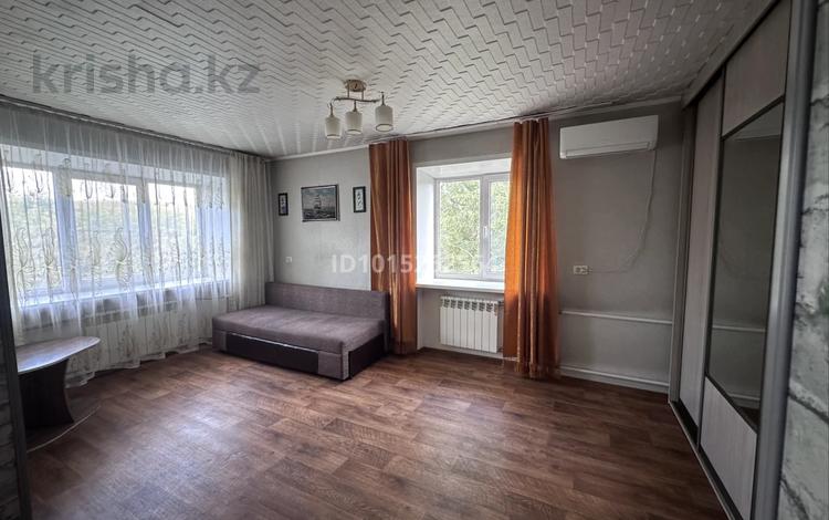 1-комнатная квартира · 32 м² · 4/4 этаж, Косарева за 120 000 ₸ в Усть-Каменогорске, Ульбинский — фото 2