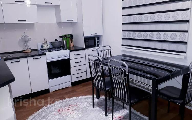 3-комнатная квартира · 72 м² · 2/5 этаж, Южный 15 Б — Абдрахманова за 17 000 ₸ в  — фото 2