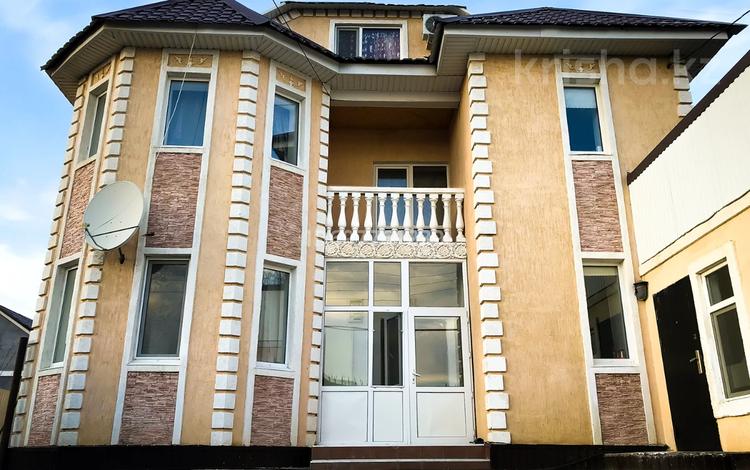Отдельный дом · 8 комнат · 400 м² · 7.5 сот., мкр Кадыра Мырза-Али, Дархан 57/1 — Алаш / Евразийская за 71 млн 〒 в Уральске — фото 2