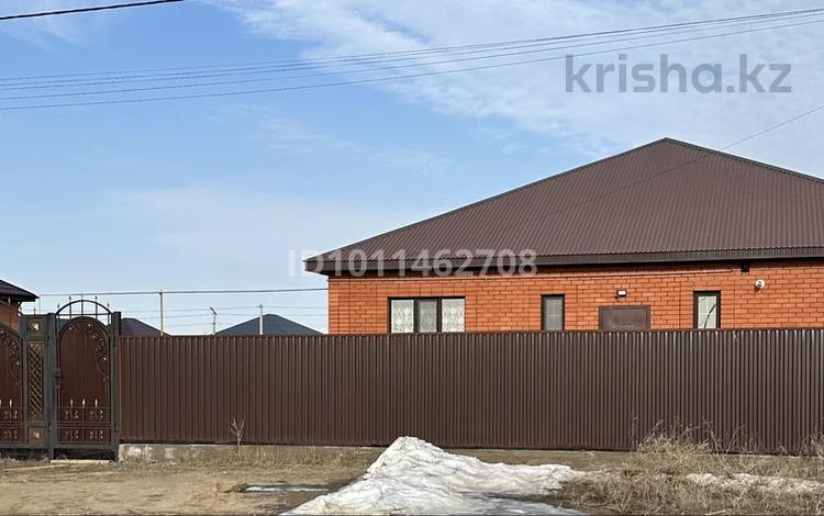Жеке үй · 4 бөлме · 224 м² · 10 сот., жилой массив Жанаконыс-2, Жаңақоныс -2, бағасы: 43 млн ₸ в Актобе — фото 2