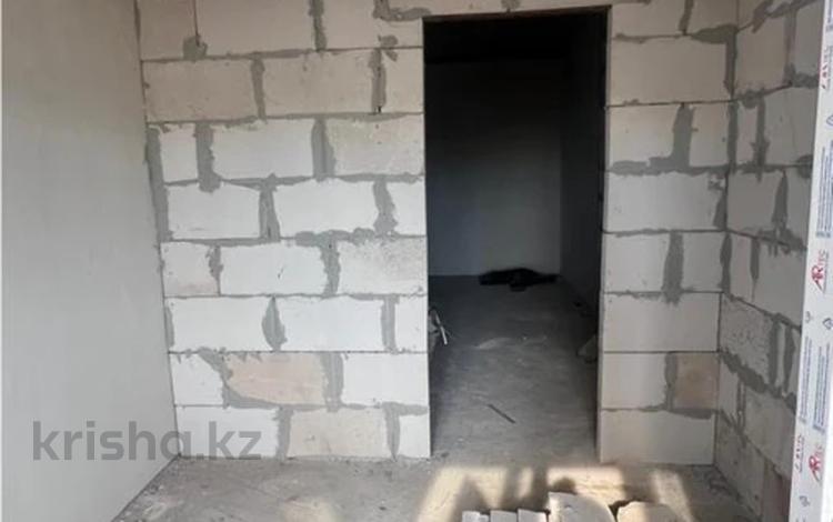 3-комнатная квартира · 54 м² · 2/5 этаж, мкр Юго-Восток, Тлеугабылова — Средняя школа №81, Поликлиника №5, Ясли-сад №61 "Айголек", Карагандинский транспортно-технологический колледж, Карагандинский Банковский колледж, Карагандинский государственный университет им. академика Е.А. Букетова, Областной медицинский центр, ТЦ "Раха", Детский медицинский центр за 24.5 млн ₸ в Караганде, Казыбек би р-н — фото 2