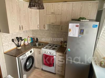 2 комнаты · 50 м² · 9/9 этаж, мкр Юго-Восток, 27й микрорайон 21 за 37 500 〒 в Караганде, Казыбек би р-н