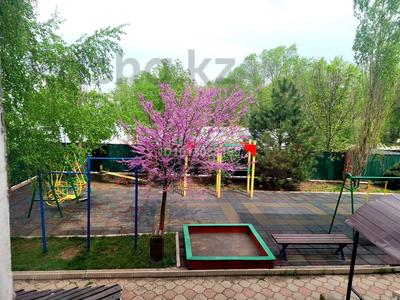4-комнатная квартира · 130 м² · 1/3 этаж, мкр Таусамалы 11 — Жандосова за 700 000 ₸ в Алматы, Наурызбайский р-н