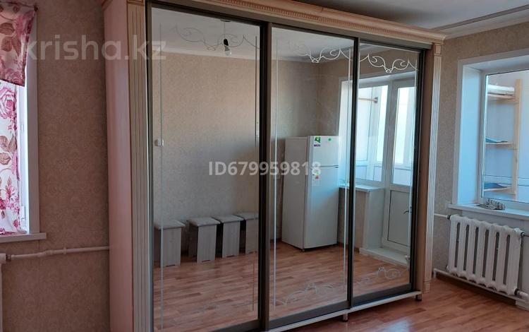 1-бөлмелі пәтер · 38 м² · 5/5 қабат, 410 квартал 8 дом, бағасы: 120 000 ₸ в Семее — фото 2