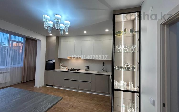 2-бөлмелі пәтер · 87.4 м² · 3/4 қабат, Ескалиева 149, бағасы: 37 млн ₸ в Уральске — фото 6