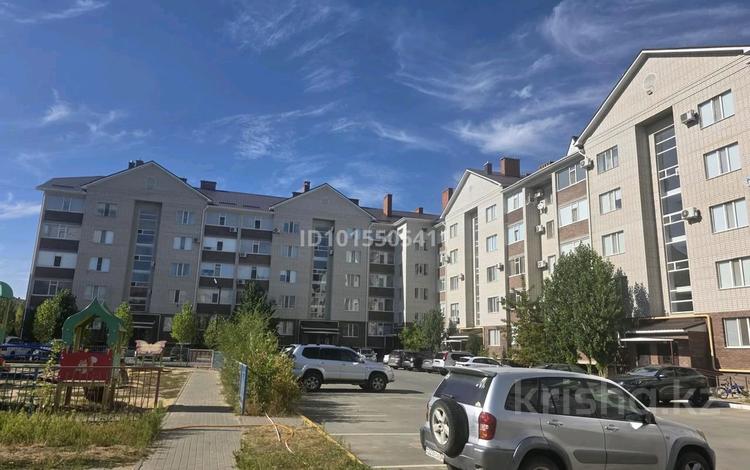 2-бөлмелі пәтер · 65 м² · 2/5 қабат, Алтын орда ш/а. 10 Е, бағасы: 32 млн ₸ в Актобе, мкр. Алтын орда — фото 2