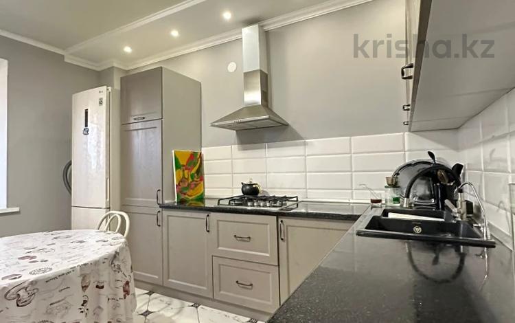 2-бөлмелі пәтер · 85.7 м² · 2/5 қабат, Авиатор 1к, бағасы: 28.5 млн ₸ в Актобе, мкр Авиатор — фото 15