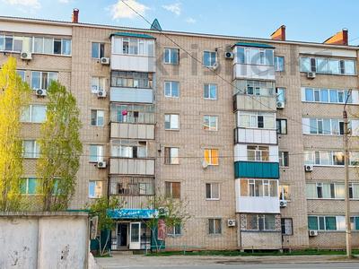 Пәтерлер в Актюбинской обл.: 2-бөлмелі пәтер · 50 м² · 4/6 қабат · ай сайын, Макаренко 34, бағасы: 100 000 〒 2-бөлмелі пәтер · 50 м² · 4/6 қабат · ай сайын, Макаренко 34, бағасы: 100 000 〒 в Актобе