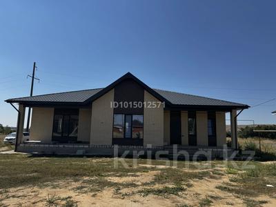 Отдельный дом · 6 комнат · 280 м² · 10 сот., Шапагат за 50 млн ₸ в Актобе, жилой массив Украинка