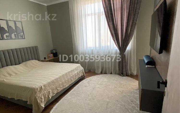 3-комнатная квартира · 90 м² · 5/10 этаж, 16-й мкр 39 — Трк Актау за 37 млн ₸ — фото 2